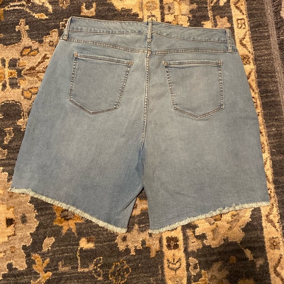 Women’s 18w Bermuda shorts - Picture 3 of 3